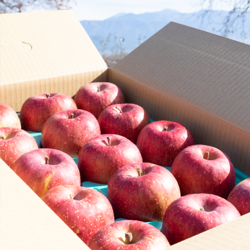 かじった瞬間 笑顔になるりんご